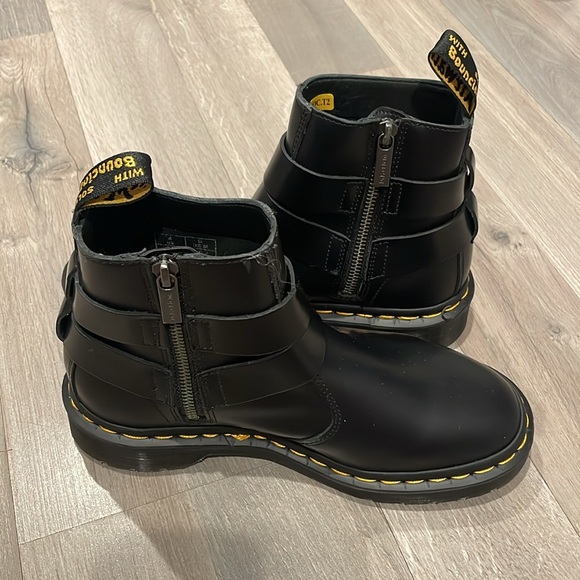 DR. MARTENS JAIMES LEATHER HARNESS CHELSEA BOOTS - Picture 10 of 15